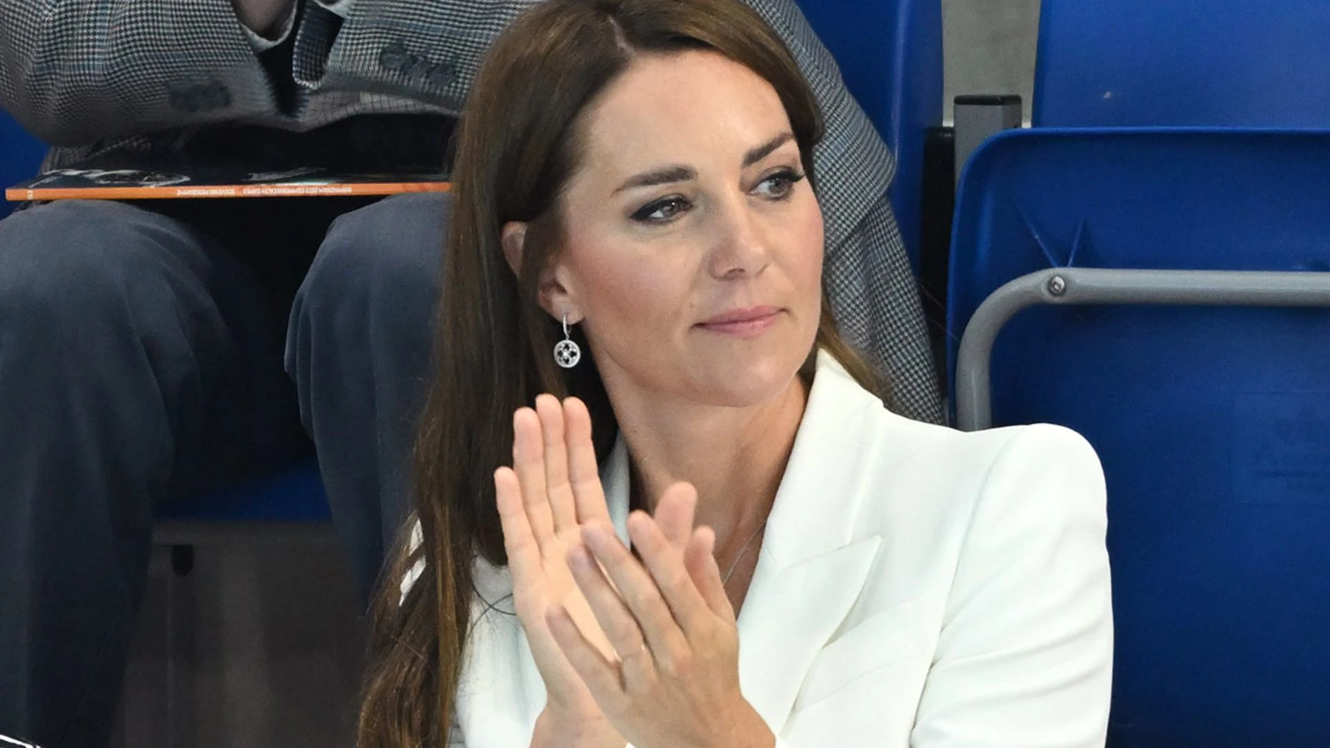 Kate Middleton Appeared In Public Without Her Engagement Ring, And Here 